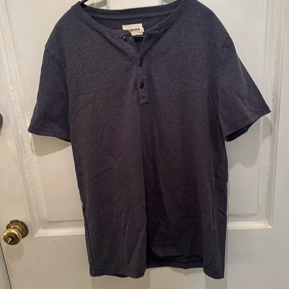 Taylor Stitch heavy bag short sleeve Henley. Grey. Large/42
